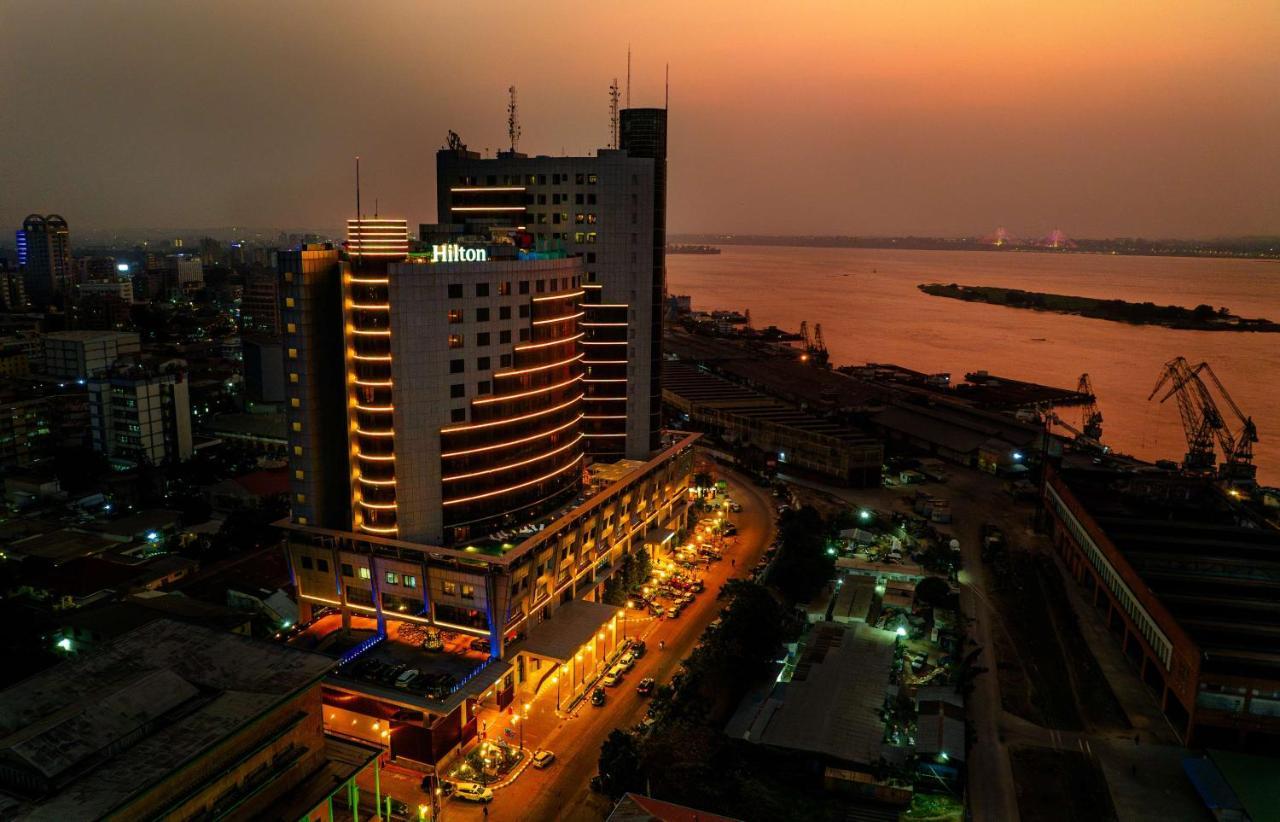 Hilton Kinshasa Hotel Buitenkant foto