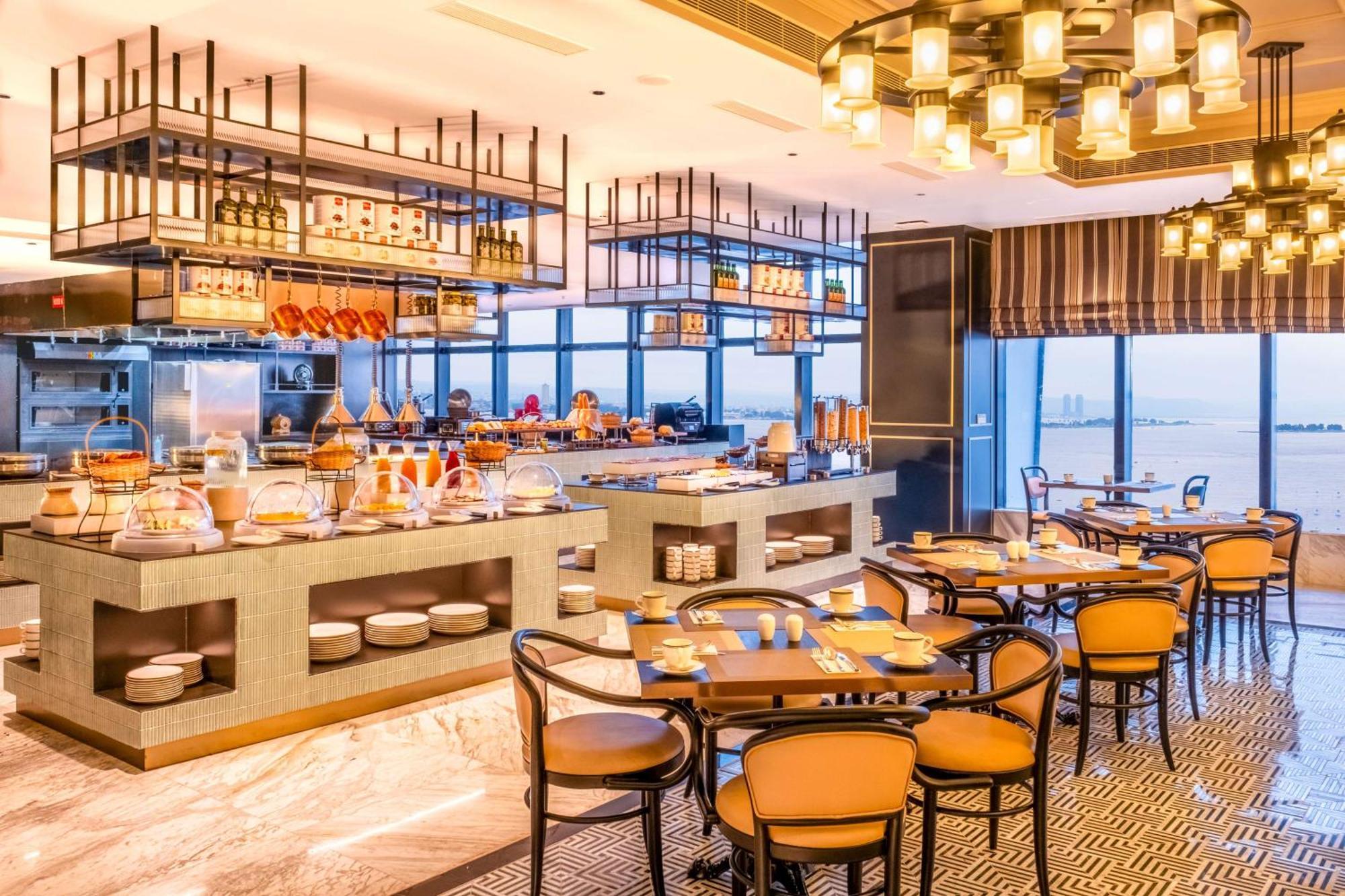 Hilton Kinshasa Hotel Buitenkant foto