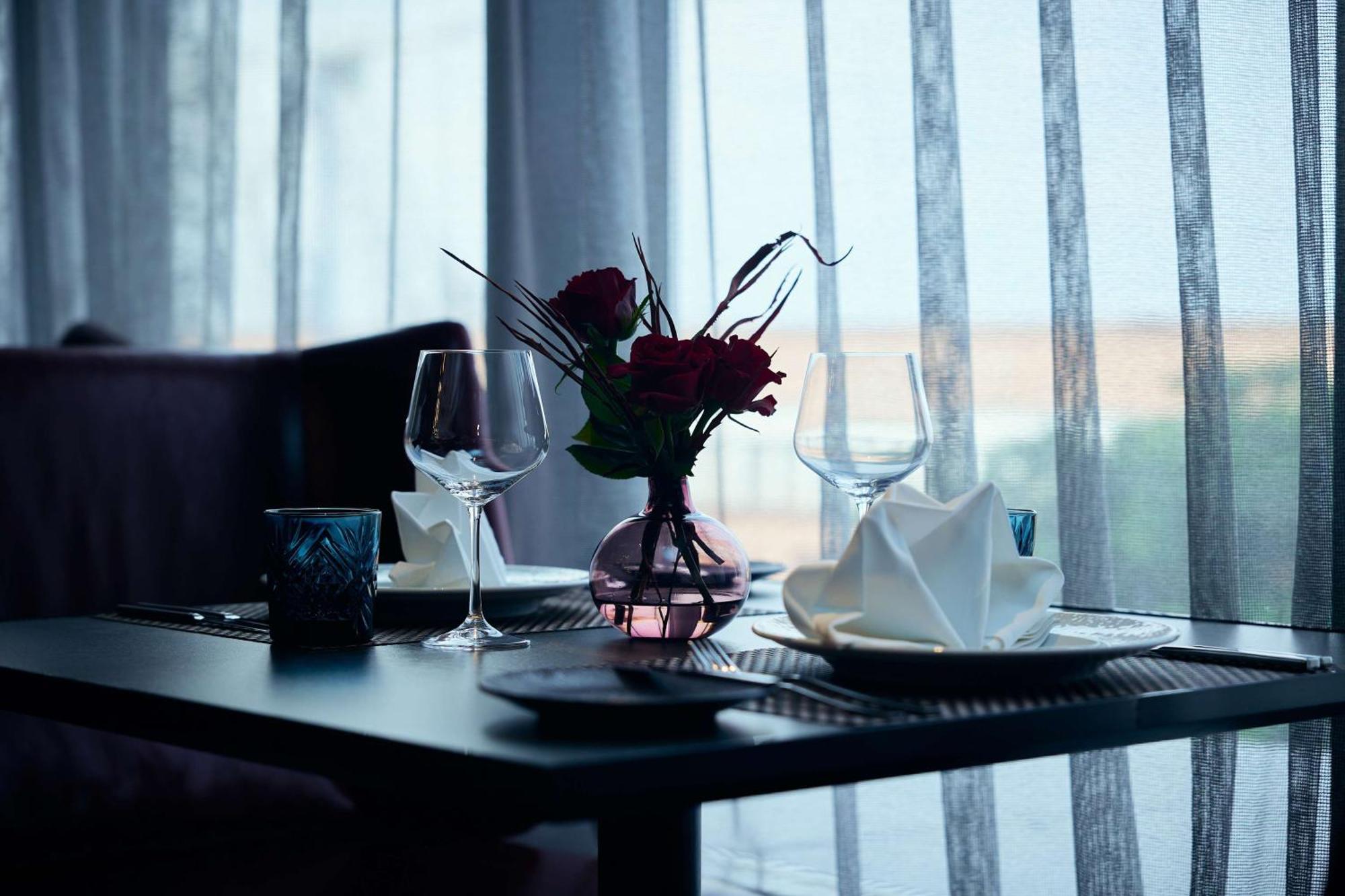 Hilton Kinshasa Hotel Buitenkant foto